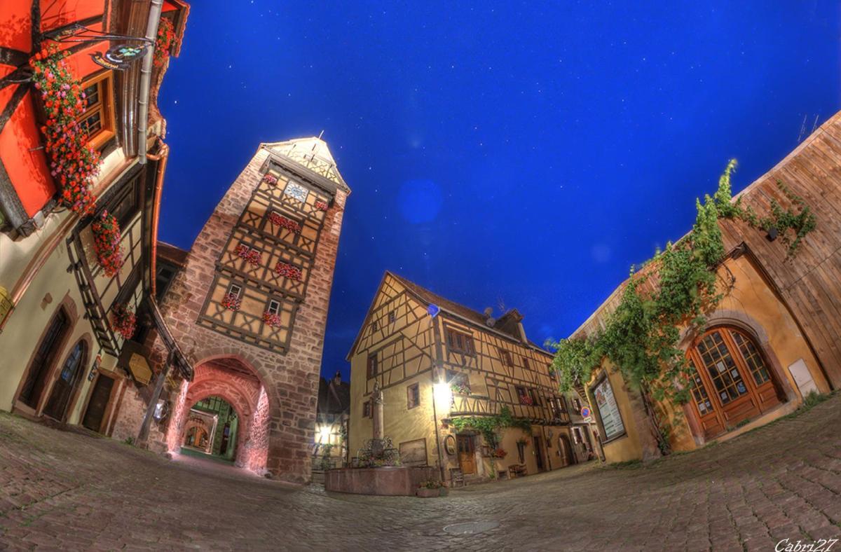 Adrihof A Riquewihr, Cour De L'abbaye D'autrey *