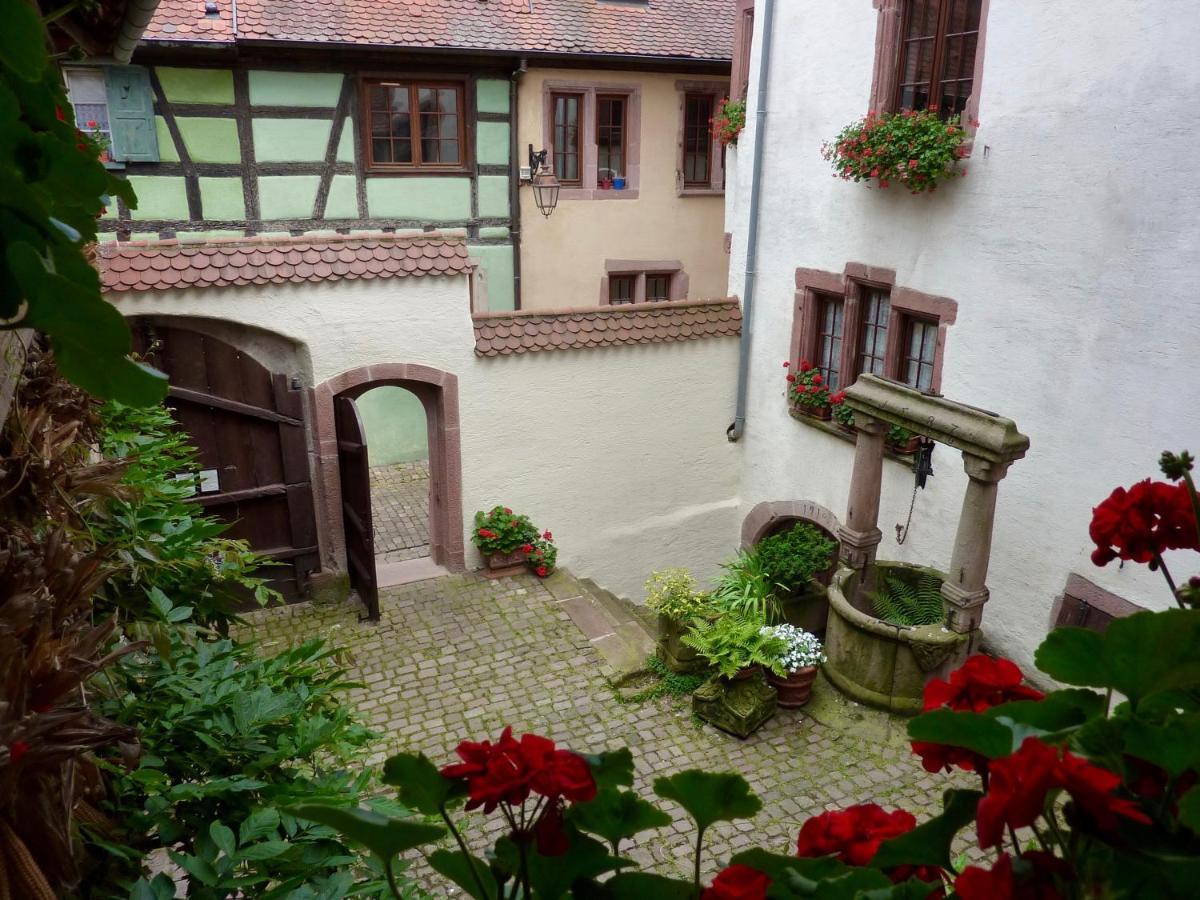 Adrihof A Riquewihr, Cour De L'abbaye D'autrey Riquewihr
