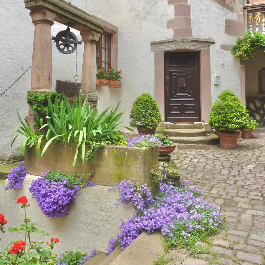 Adrihof A Riquewihr, Cour De L'abbaye D'autrey *